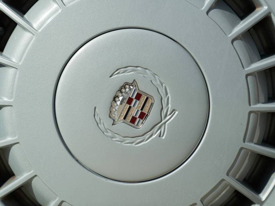 Immagine 18/50 di Cadillac Seville (1988)