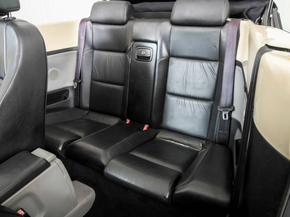 Imagen 28/48 de Volkswagen New Beetle 1.6 (2004)