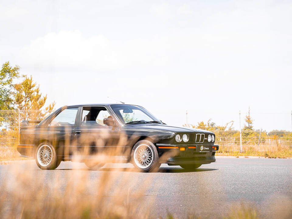 Image 11/91 de BMW M3 Sport Evo (1990)