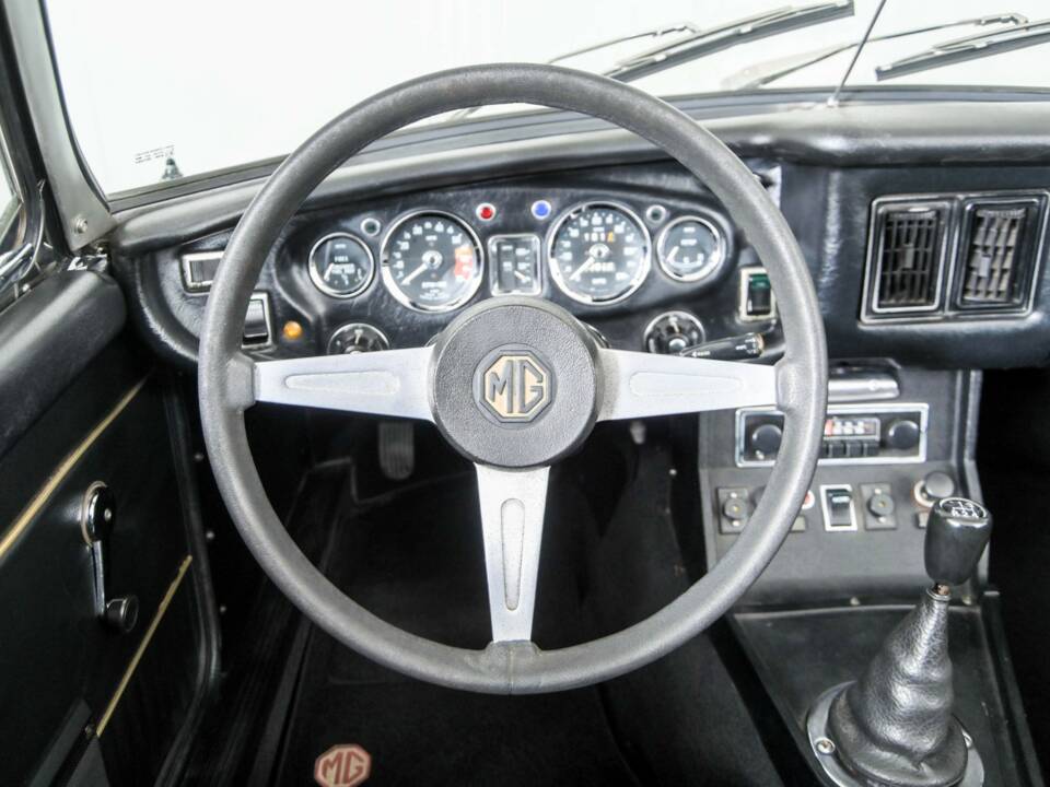 Bild 8/50 von MG MGB (1975)