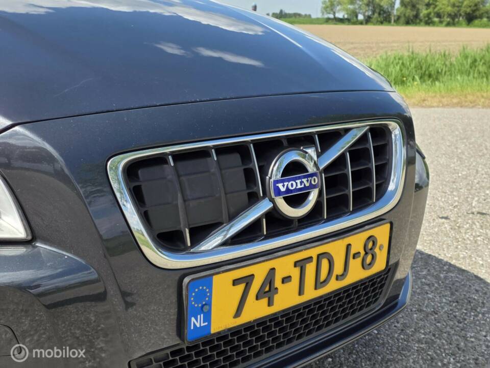 Image 16/44 of Volvo V 70 2.0 T5 (2012)