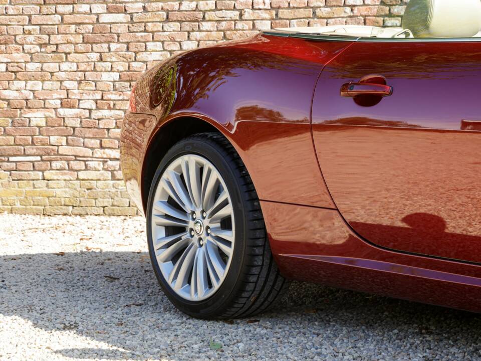 Image 29/50 of Jaguar XK (2011)