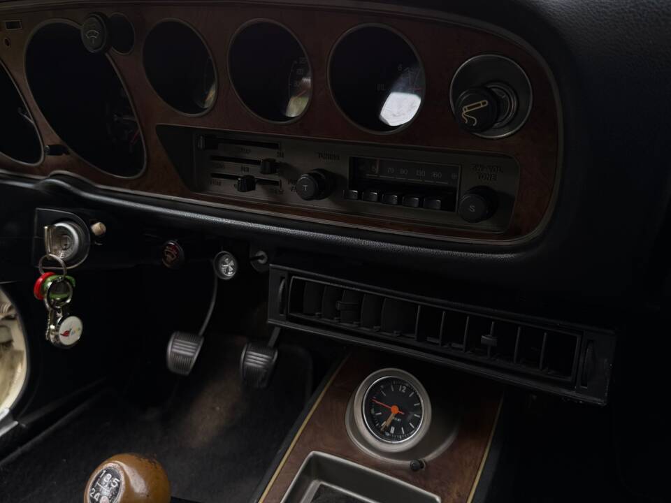 Image 20/55 of Toyota Celica ST (1972)