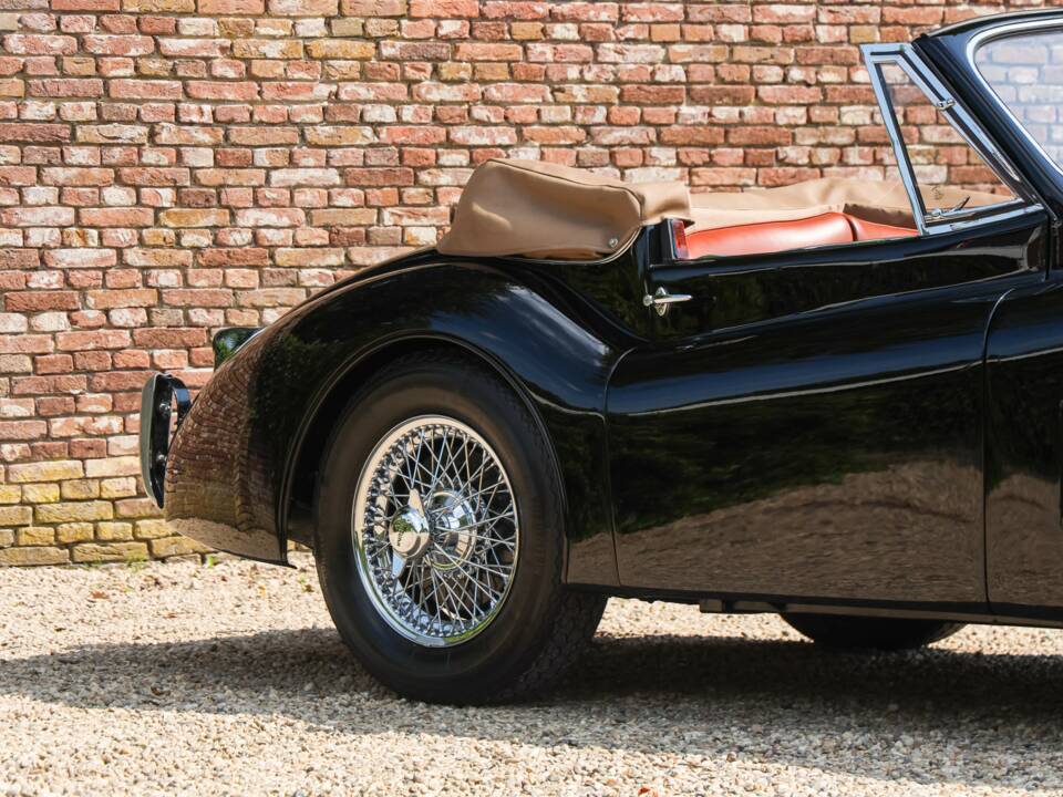 Immagine 37/50 di Jaguar XK 120 DHC (1953)