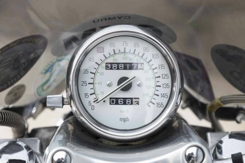 Image 22/37 of Yamaha V-Max 1200 (2000)