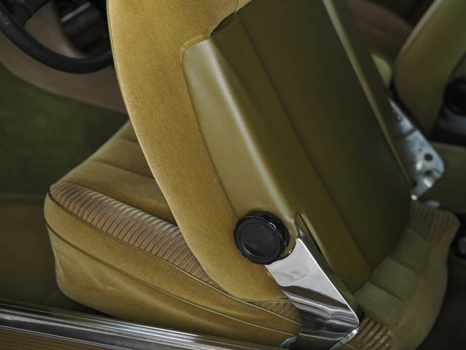 Image 65/66 of Mercedes-Benz 450 SLC (1977)