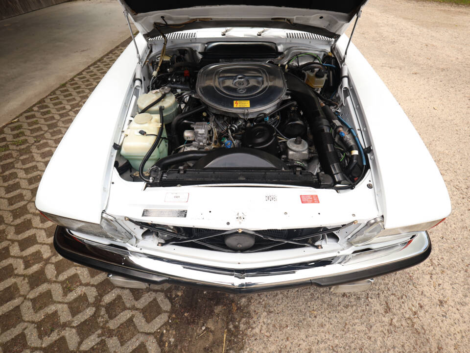 Image 15/85 of Mercedes-Benz 560 SL (1986)