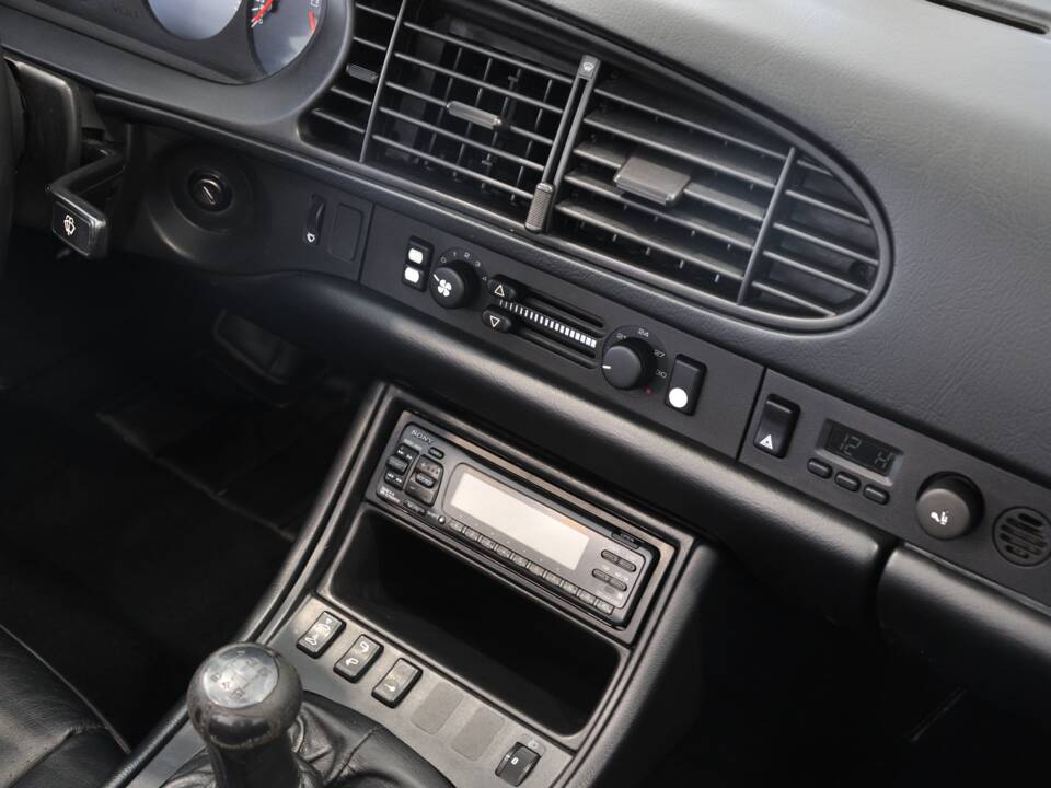 Bild 39/47 von Porsche 944 S2 (1990)