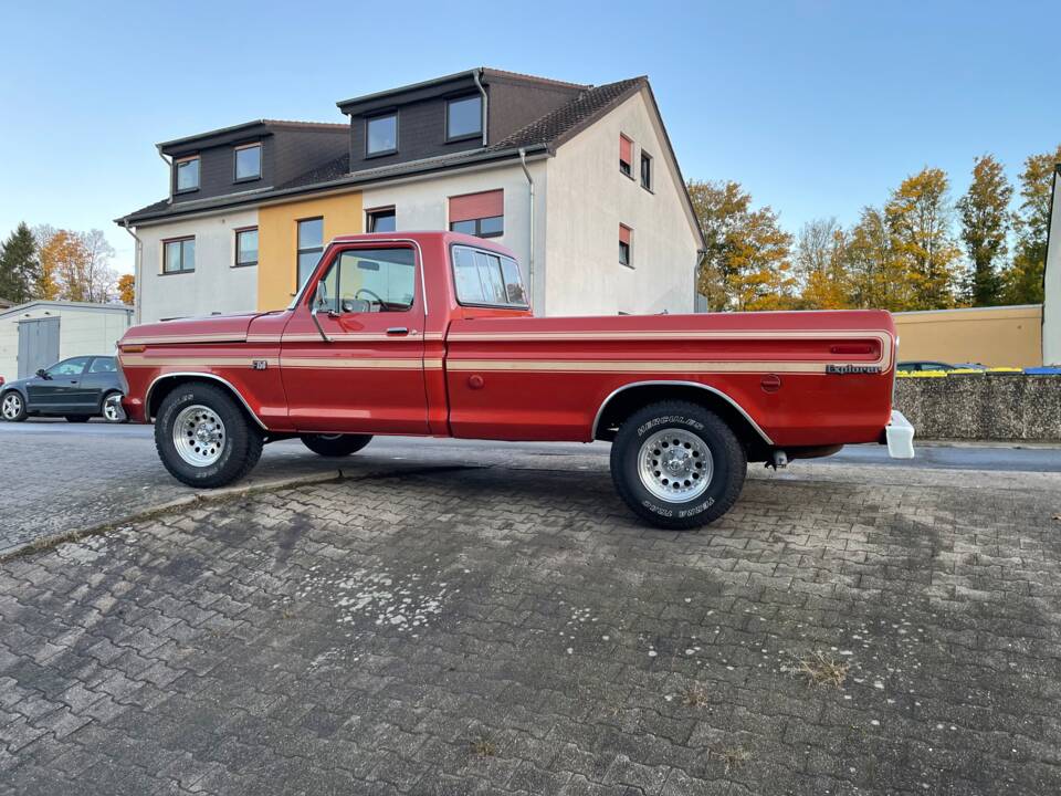 Image 2/9 of Ford F-150 Ranger (1976)