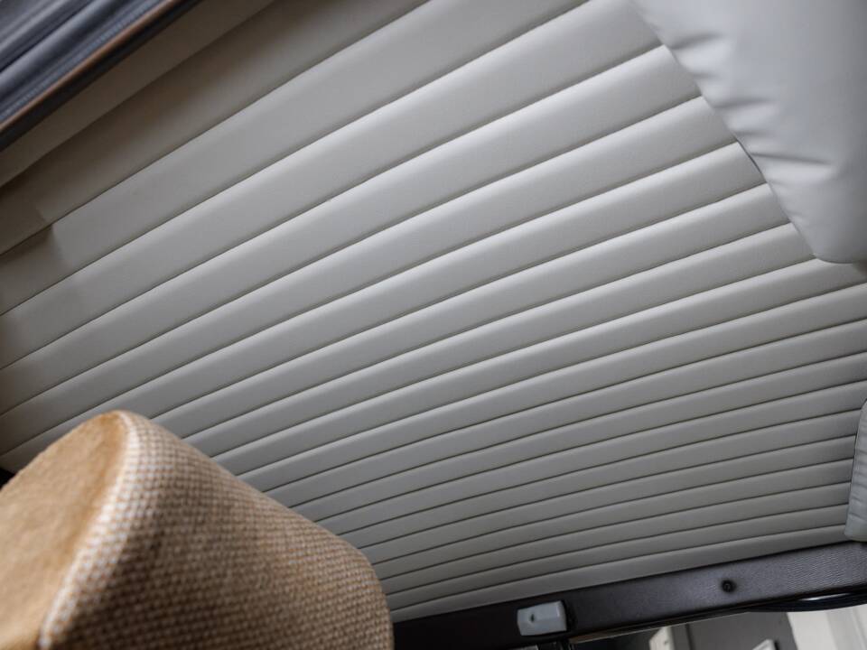 Image 16/24 de Peugeot 504 Coupé (1981)