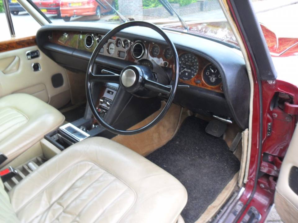 Image 5/20 of Rolls-Royce Silver Shadow I (1975)