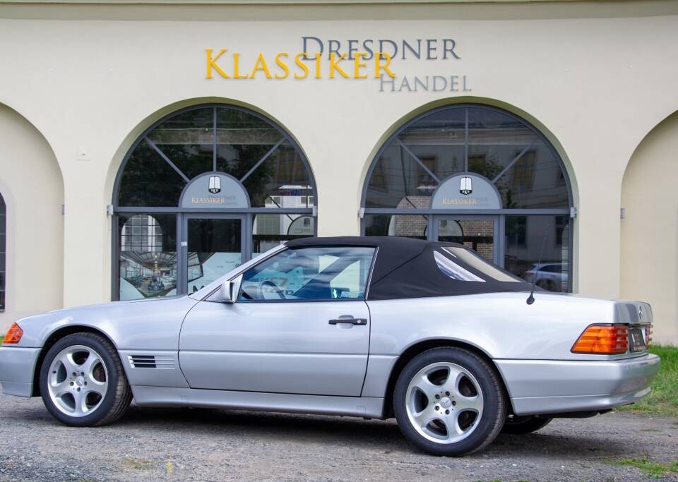 Image 16/34 of Mercedes-Benz 300 SL (1991)