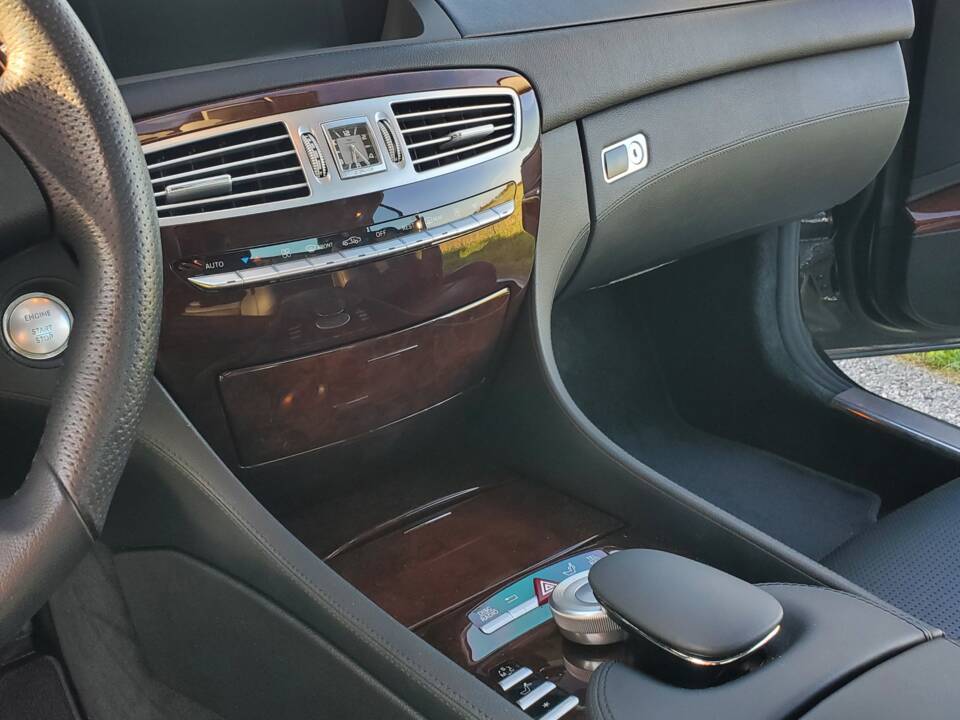 Afbeelding 31/49 van Mercedes-Benz CL 63 AMG (2007)