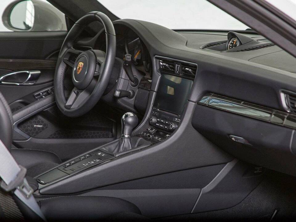 Image 24/25 de Porsche 911 GT3 Touring (2018)