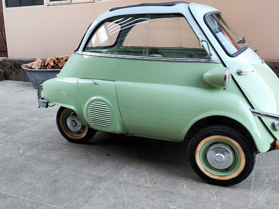 Image 3/5 de BMW Isetta 300 (1961)