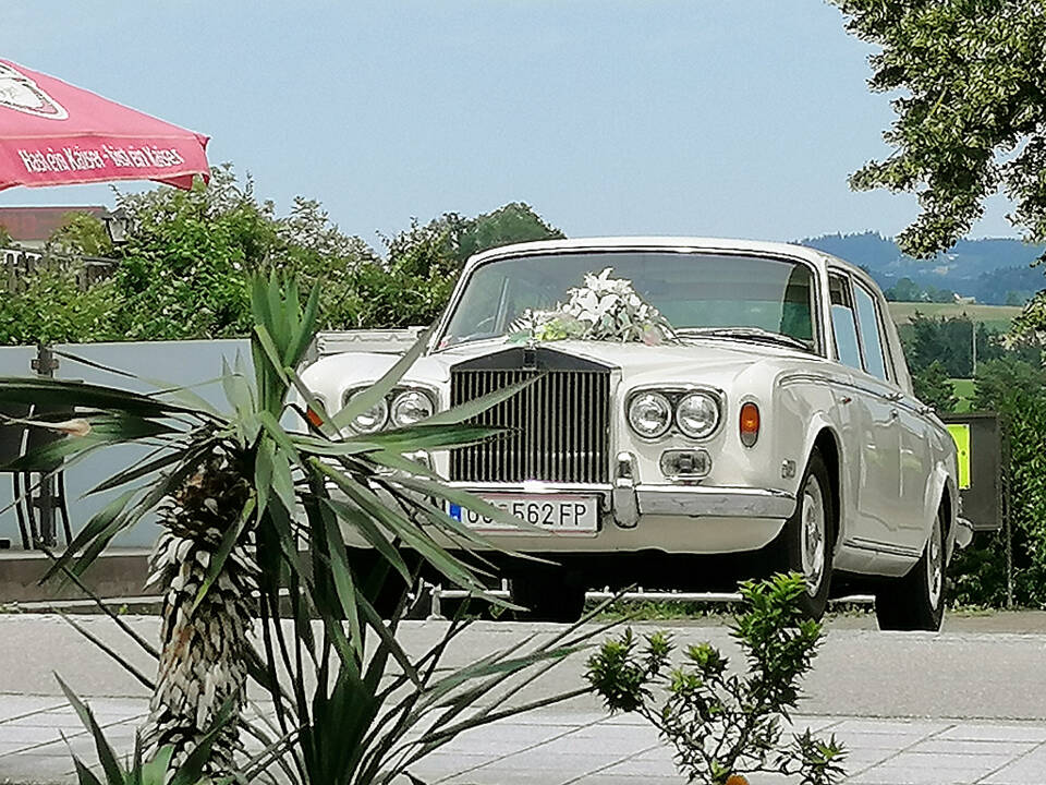 Image 13/14 de Rolls-Royce Silver Shadow I (1976)