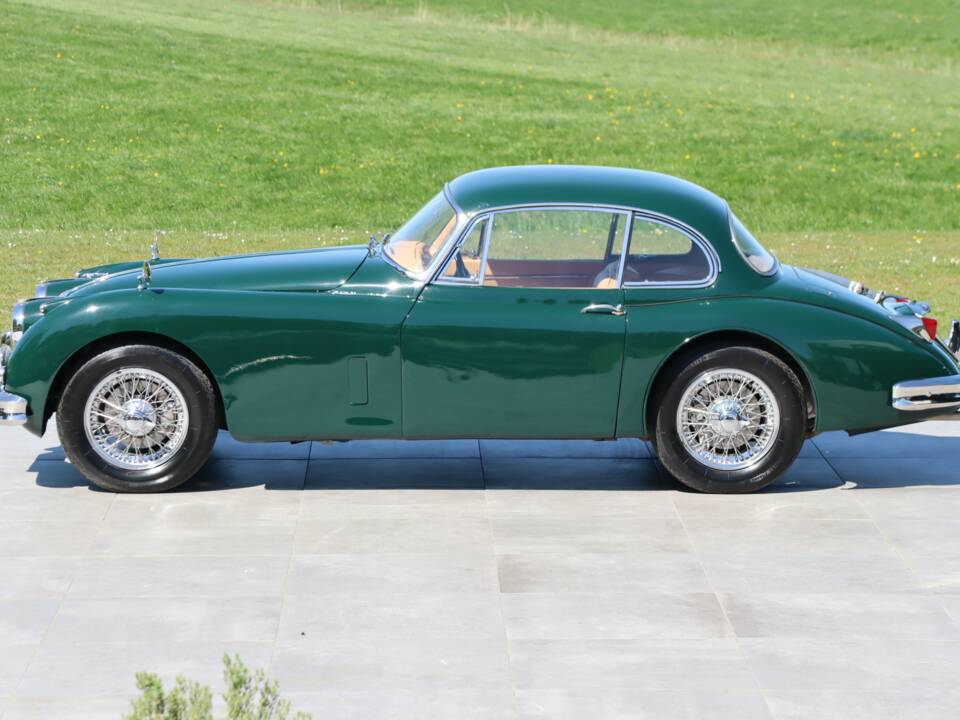 Image 26/50 of Jaguar XK 150 FHC (1959)
