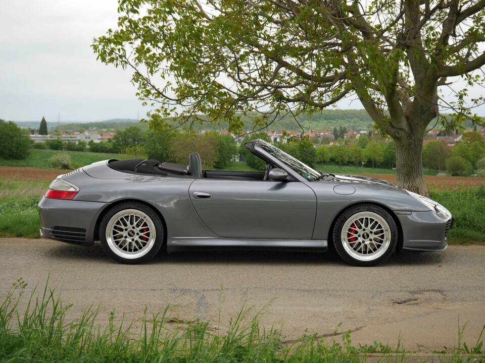 Bild 24/26 von Porsche 911 Carrera 4S (1900)