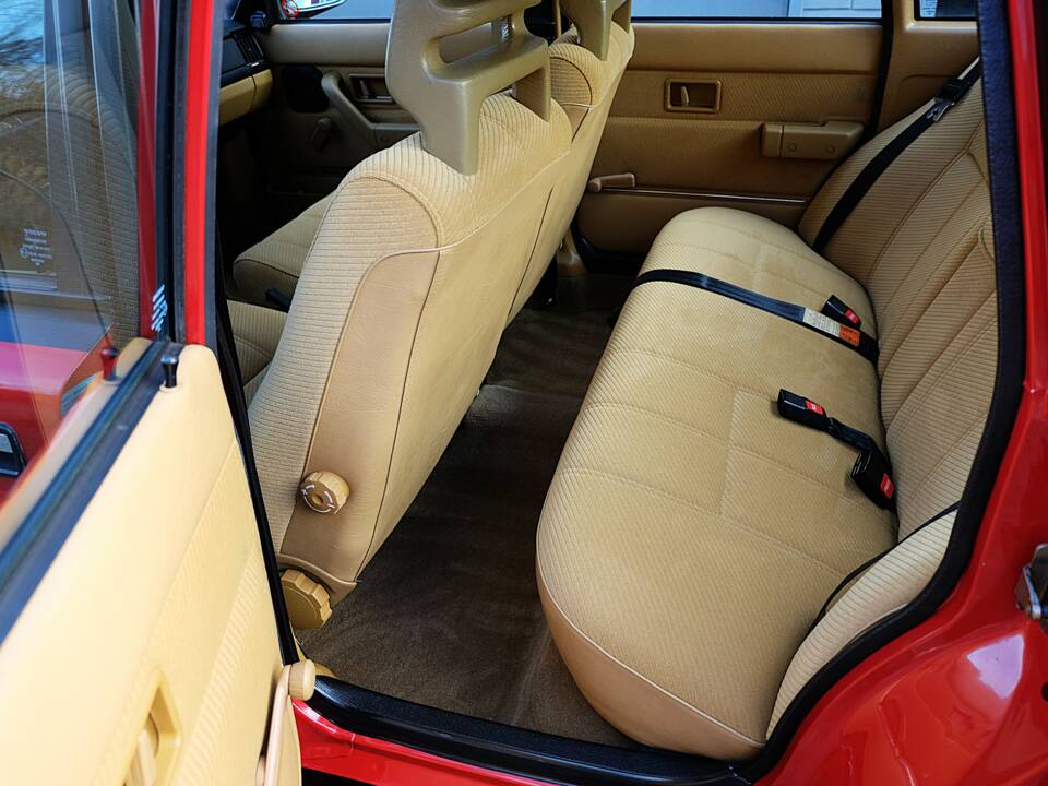 Image 20/75 de Volvo 240 (1986)