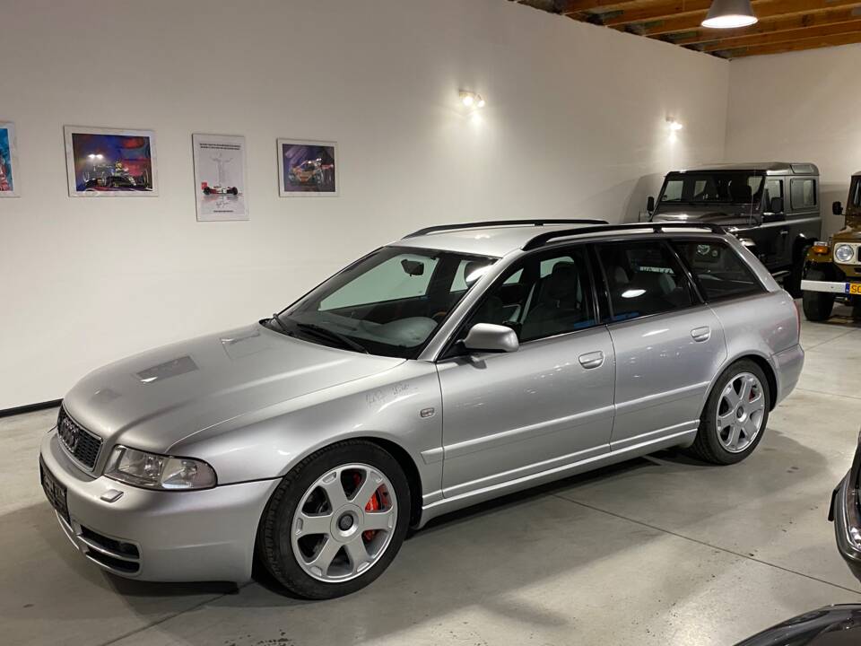Bild 6/64 von Audi S4 Avant (2000)