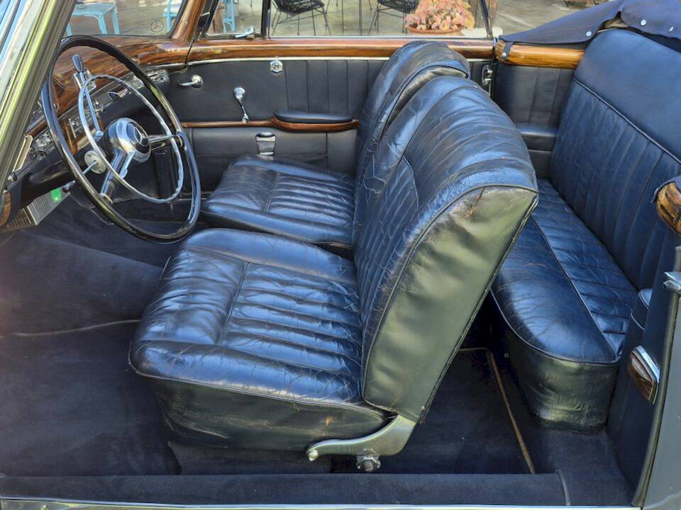 Image 19/61 de Mercedes-Benz 220 S Cabriolet (1957)