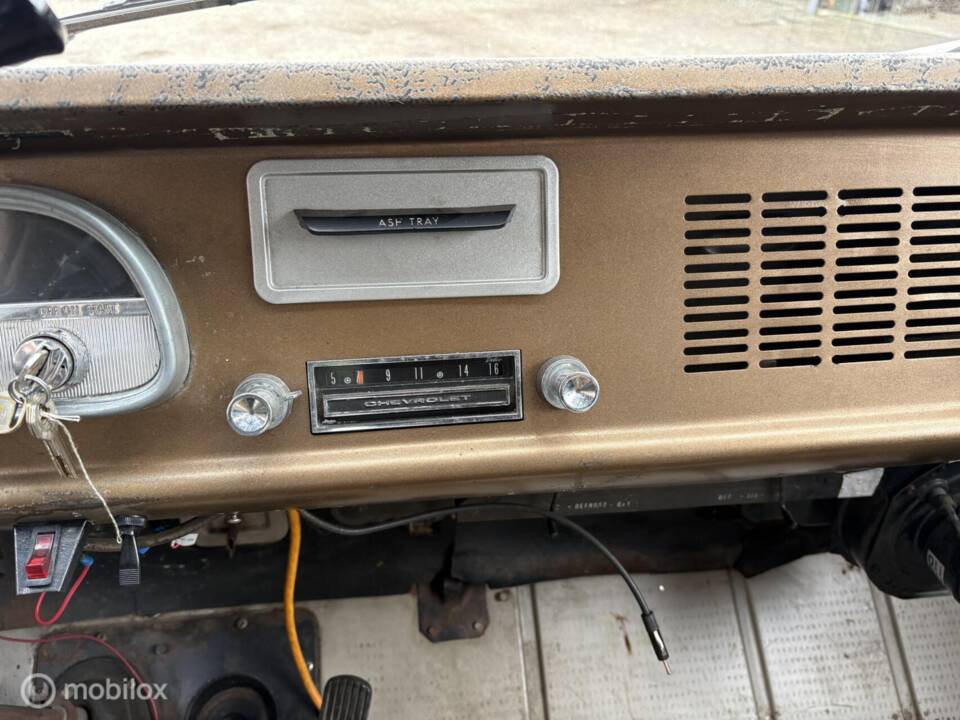 Image 29/50 of Chevrolet G-10 Van (1965)
