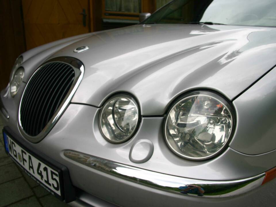 Bild 36/51 von Jaguar S-Type 4.0 V8 (2000)