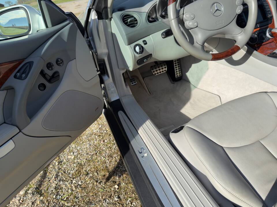 Image 14/89 of Mercedes-Benz SL 500 (2002)