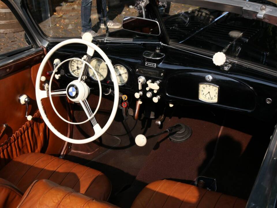 Image 5/6 of BMW 327 (1941)