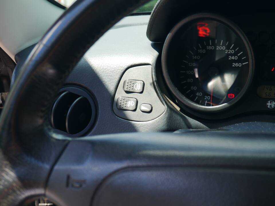 Bild 28/67 von Alfa Romeo GTV 2.0 V6 Turbo (1996)