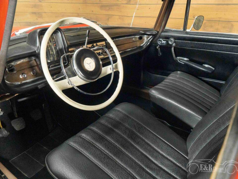 Bild 17/19 von Mercedes-Benz 230 S (1965)