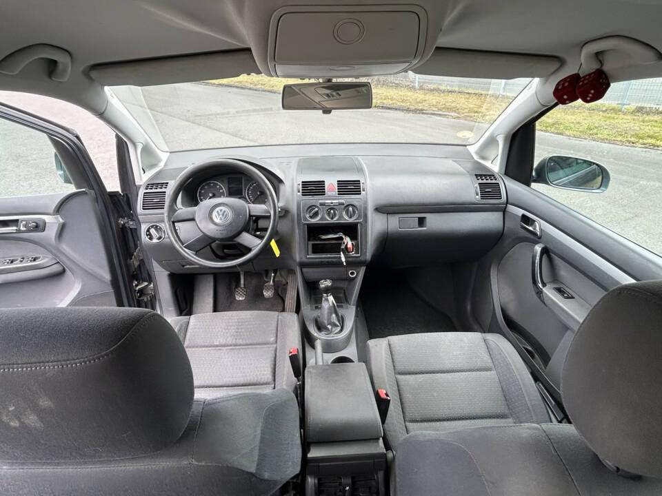 Image 17/25 of Volkswagen Touran 1.4 TSI (2004)