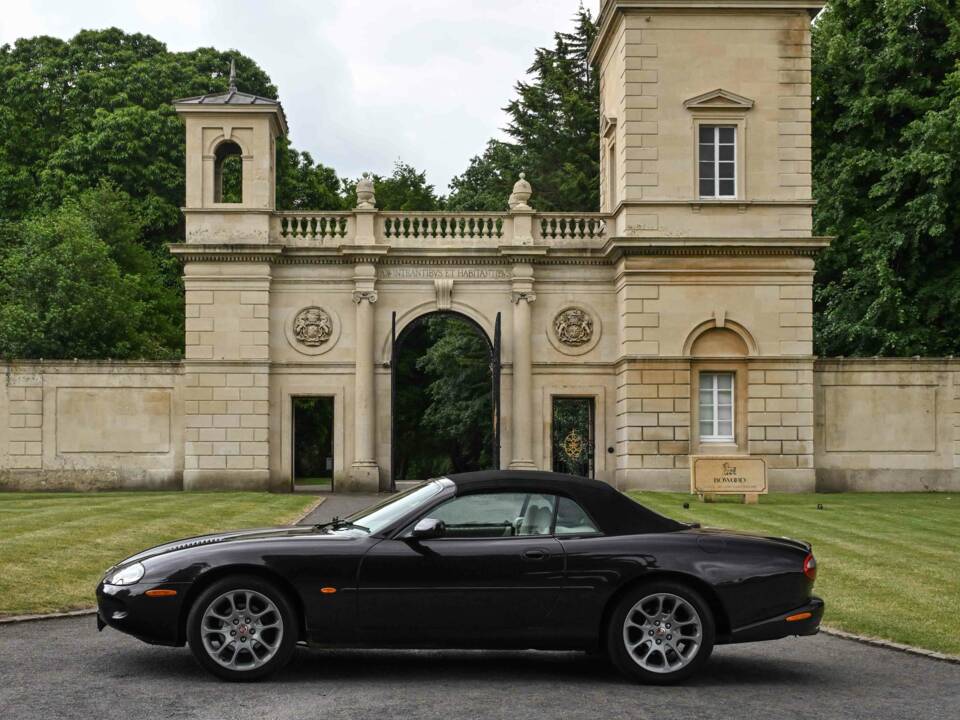 Afbeelding 19/50 van Jaguar XKR (1998)