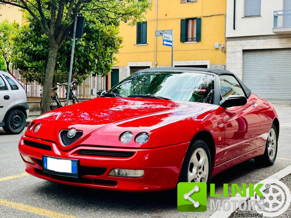 Immagine 1/10 di Alfa Romeo Spider 1.8 Twin Spark (2000)