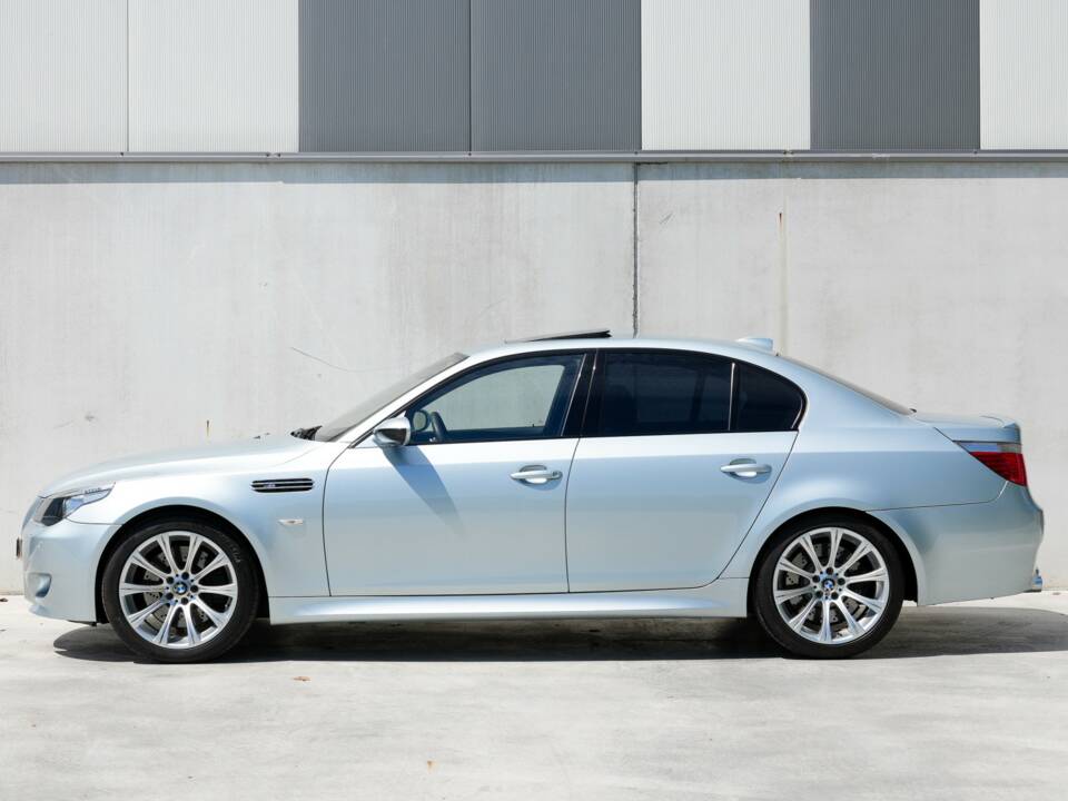 Bild 3/46 von BMW M5 (2005)