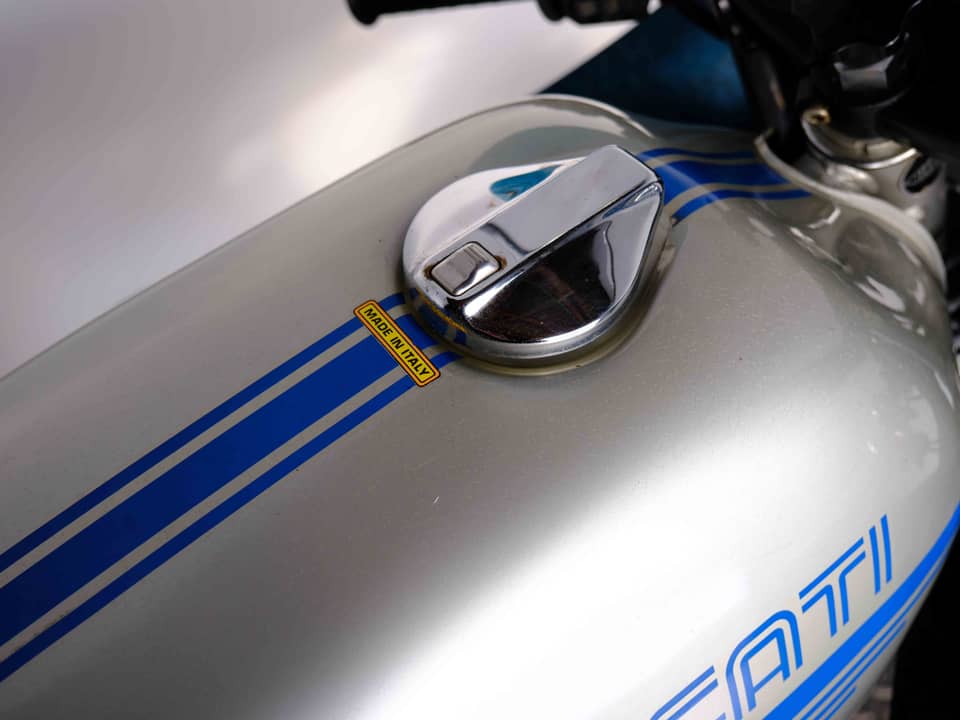 Image 18/54 de Ducati 900 SS (1977)
