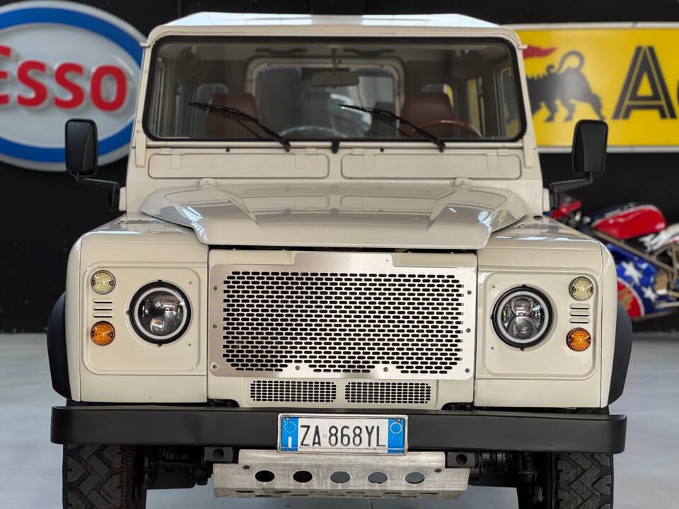 Bild 2/61 von Land Rover Defender 90 Td5 (2000)