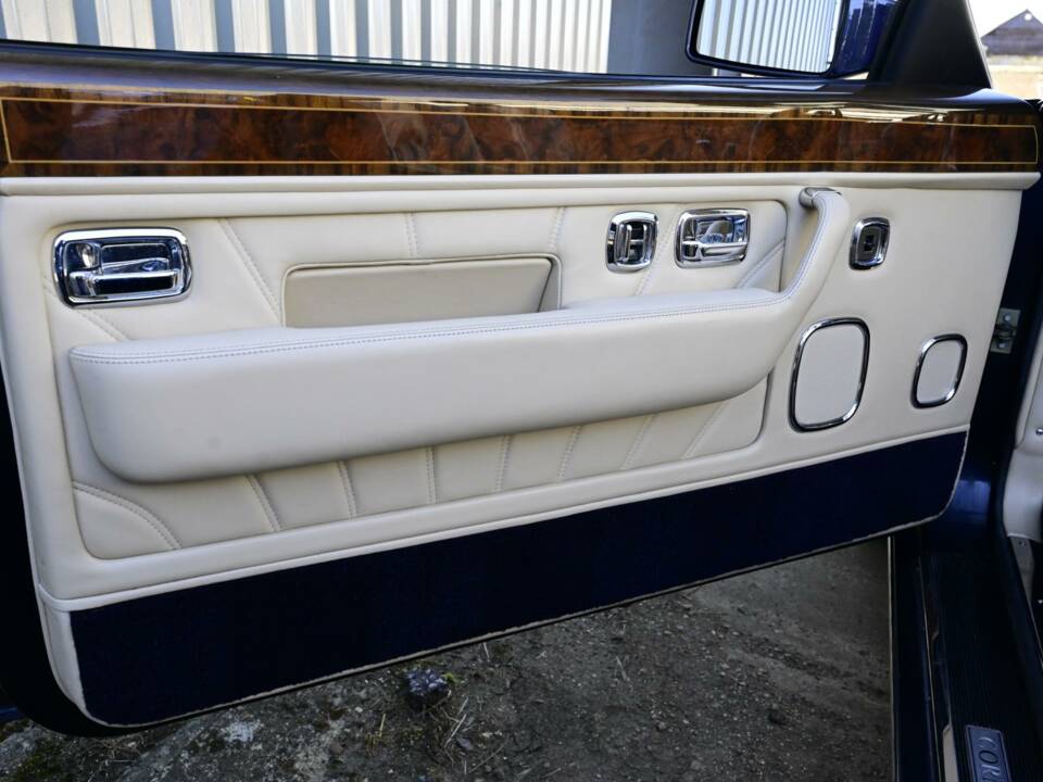 Bild 24/50 von Rolls-Royce Corniche V (2000)