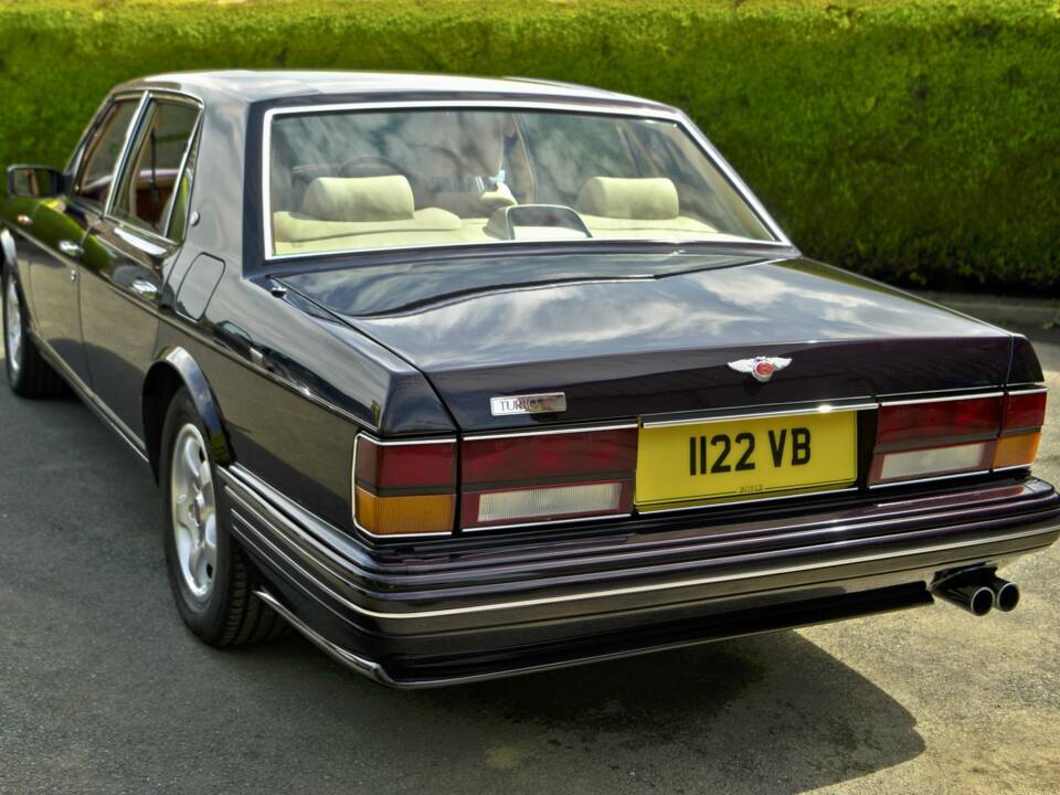 Image 8/50 of Bentley Turbo RT (1997)