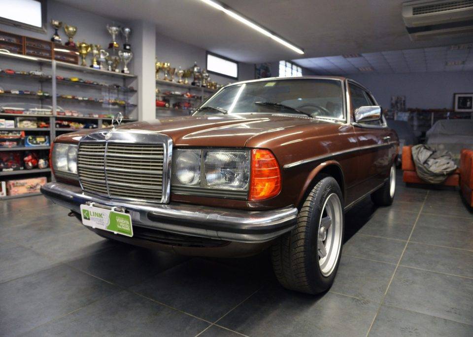Image 1/10 of Mercedes-Benz 280 CE (1979)