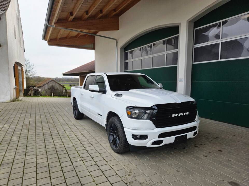 Image 46/62 of Dodge Ram 1500 (2020)