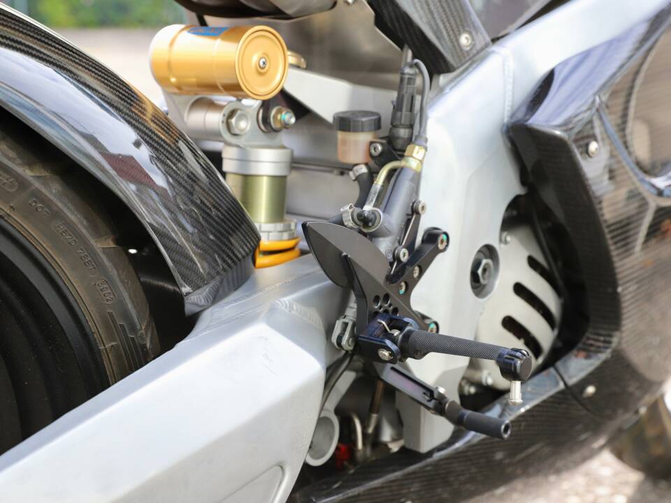 Image 54/69 of Petronas FP1 (2003)