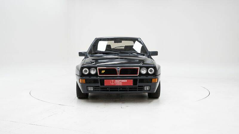 Image 6/15 de Lancia Delta HF Integrale 16V (1992)