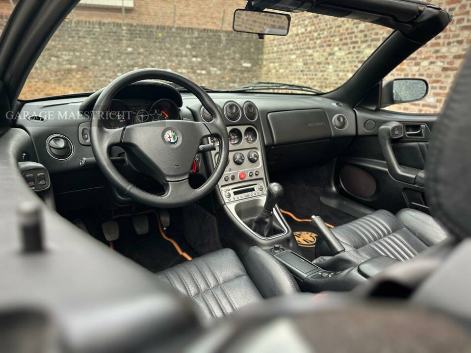 Image 5/59 of Alfa Romeo Spider 2.0 JTS (2003)
