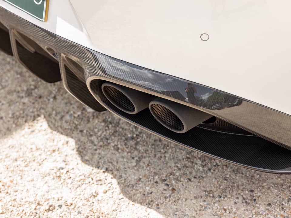 Image 17/57 of Aston Martin Vanquish S (2018)