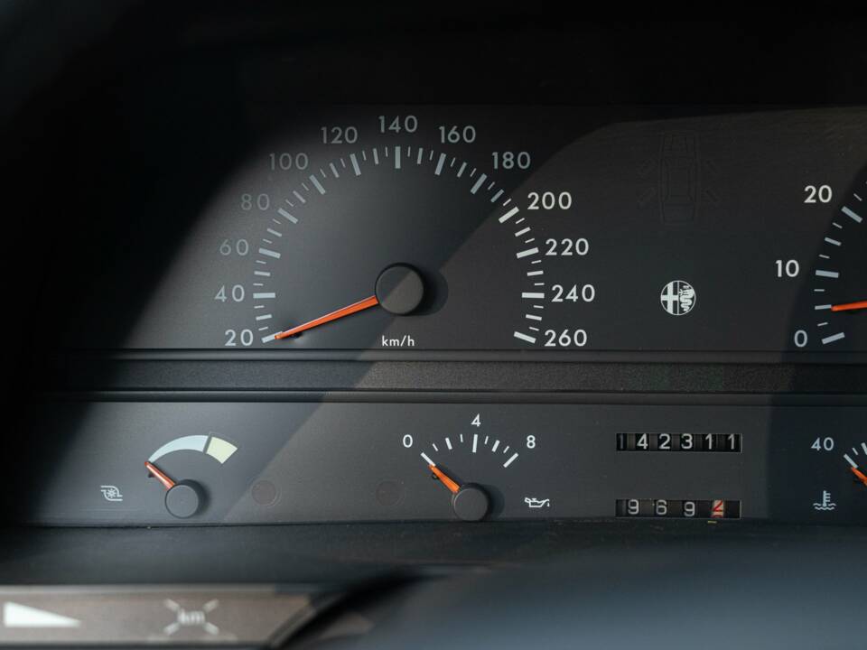 Image 44/50 of Alfa Romeo 164 2.0i V6 Turbo (1992)