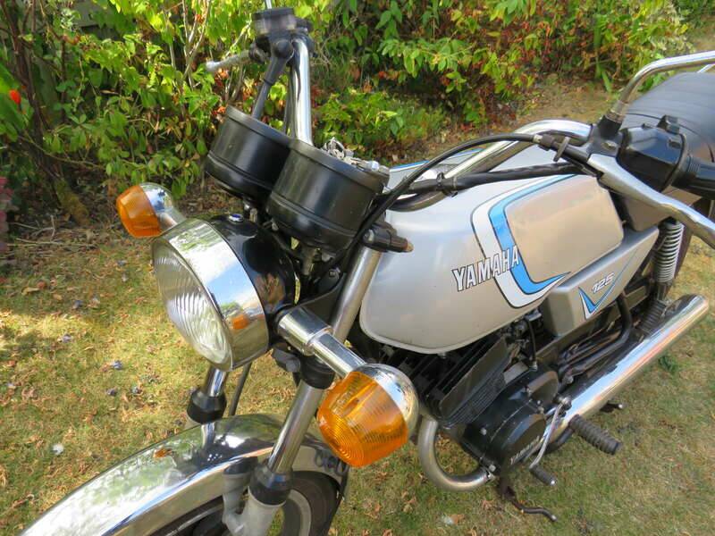 Image 7/36 of Yamaha RD 125 DX (1981)