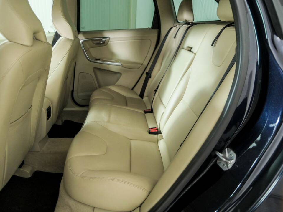 Image 39/50 de Volvo XC60 D3 (2017)