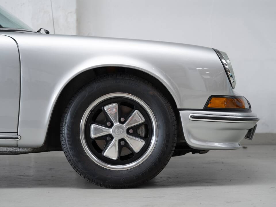 Image 21/41 de Porsche 911 2.4 E (1973)