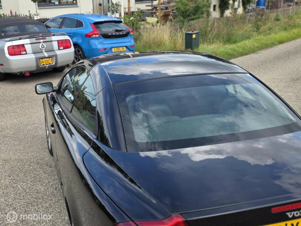 Image 17/38 de Volvo C70 2.4 (2006)